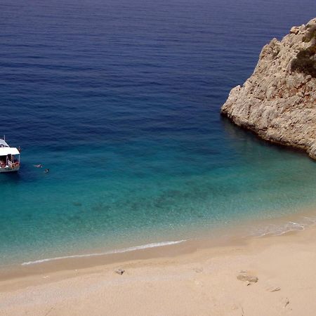 Akkin Pansiyon Hotell Kaş Exteriör bild