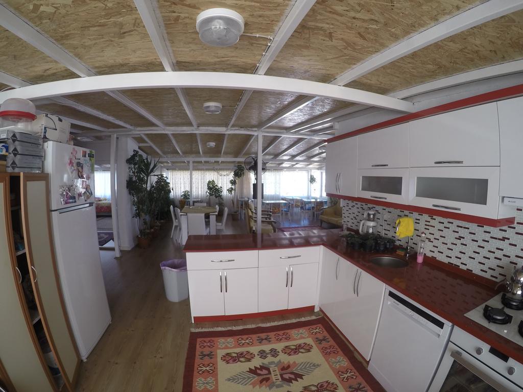 Akkin Pansiyon Hotell Kaş Exteriör bild