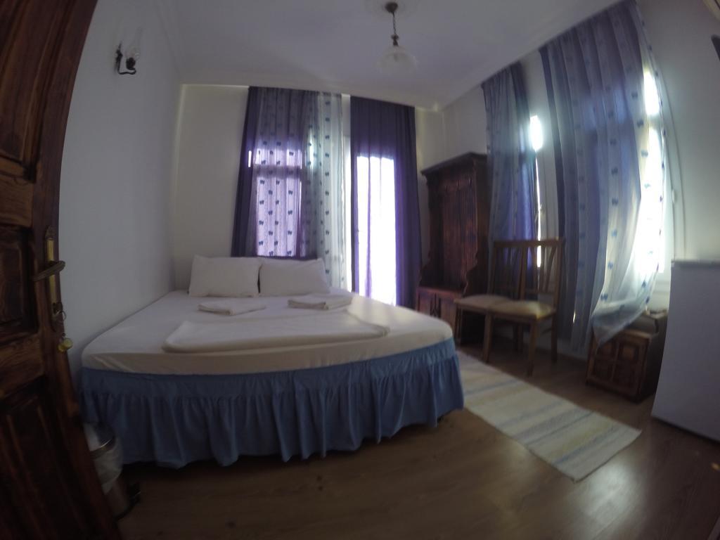 Akkin Pansiyon Hotell Kaş Exteriör bild