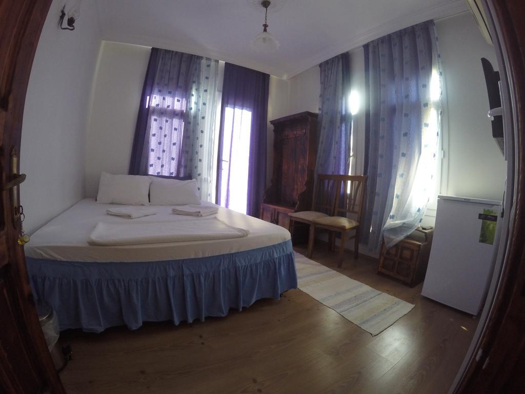 Akkin Pansiyon Hotell Kaş Exteriör bild