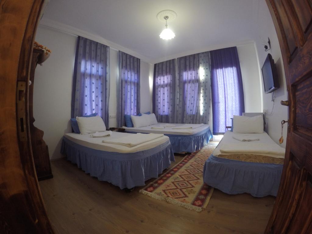 Akkin Pansiyon Hotell Kaş Exteriör bild