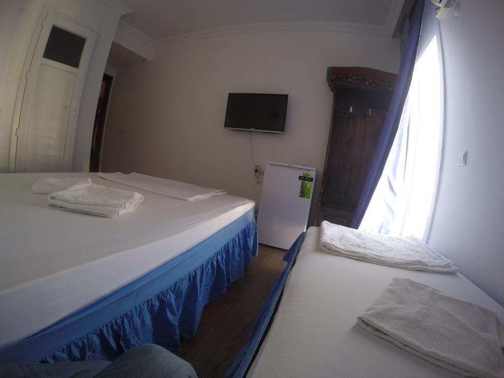 Akkin Pansiyon Hotell Kaş Exteriör bild