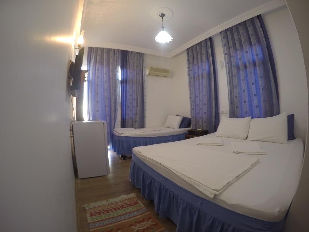 Akkin Pansiyon Hotell Kaş Exteriör bild