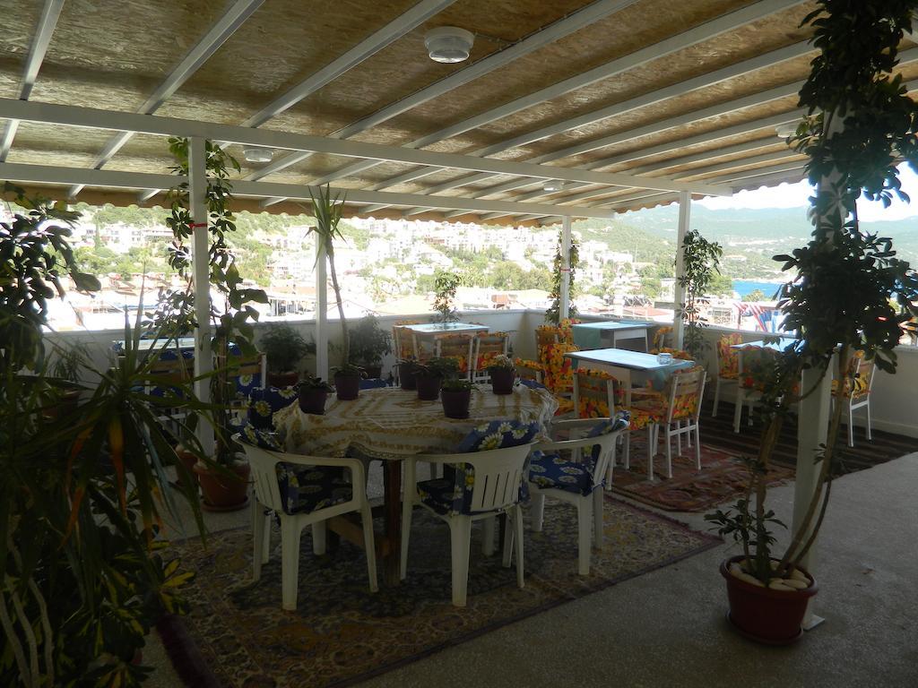 Akkin Pansiyon Hotell Kaş Exteriör bild
