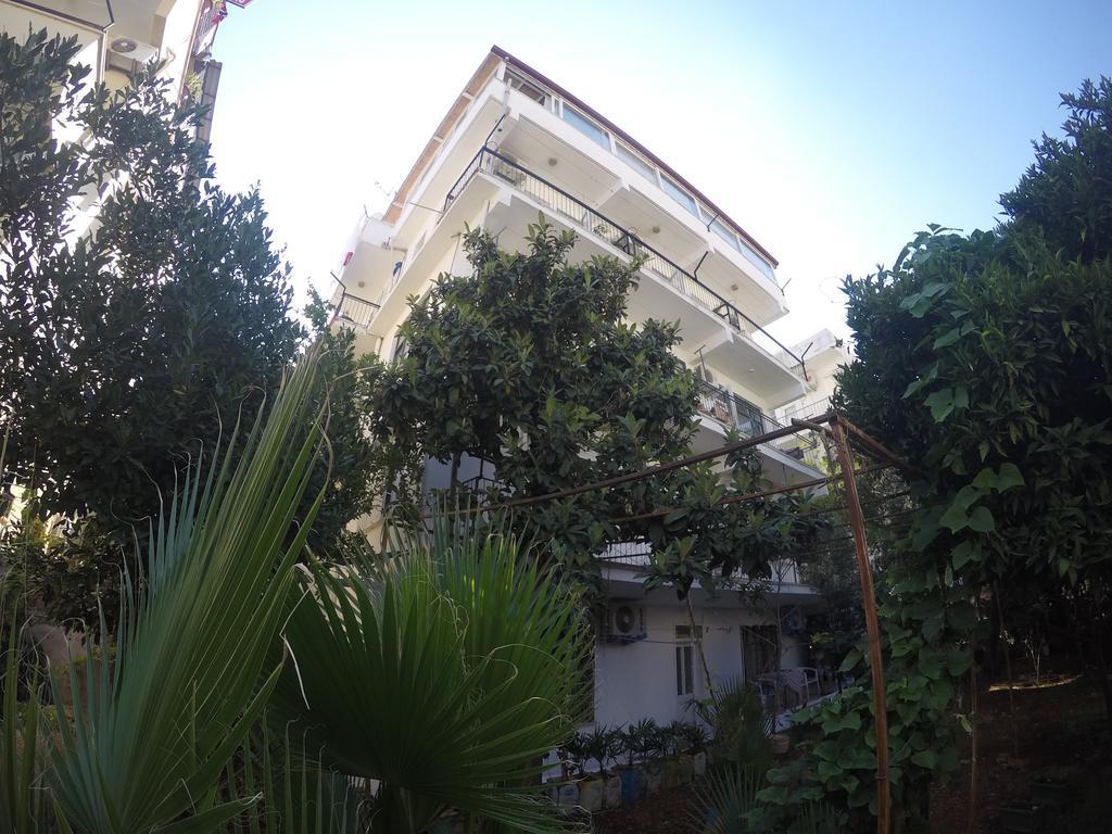 Akkin Pansiyon Hotell Kaş Exteriör bild