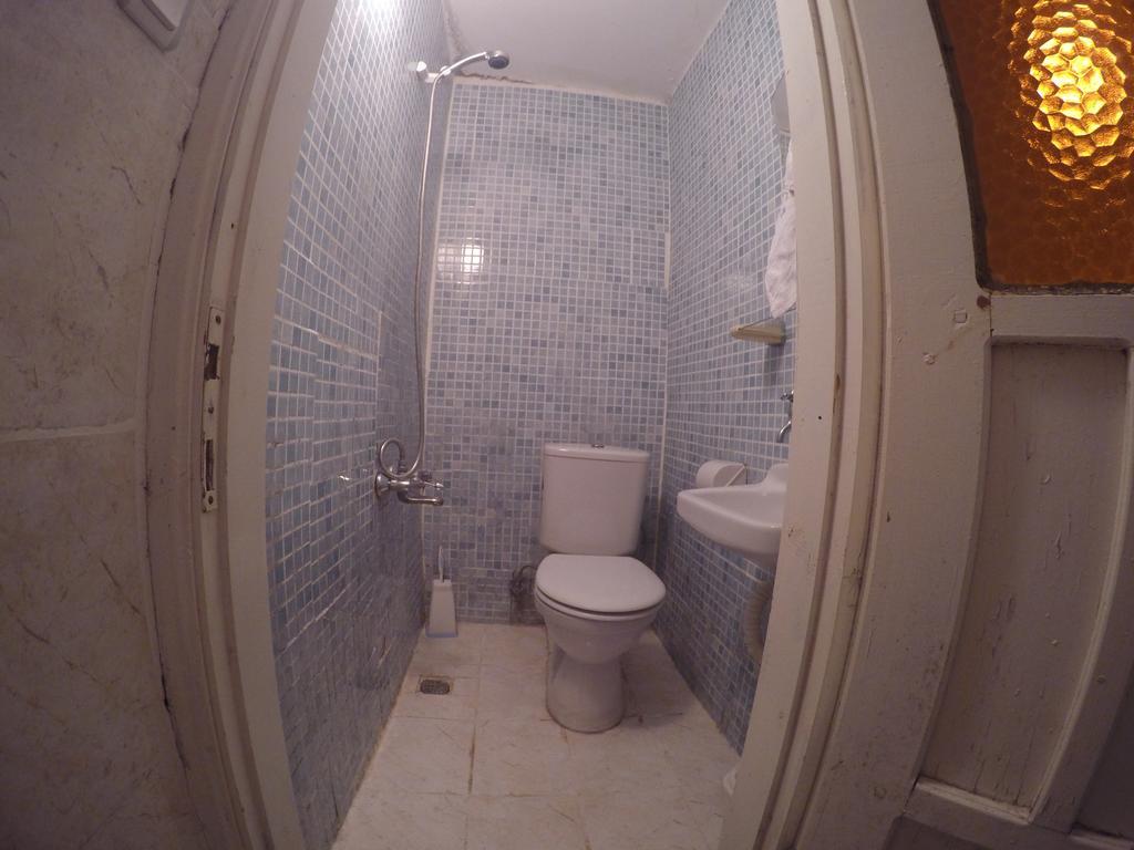 Akkin Pansiyon Hotell Kaş Exteriör bild